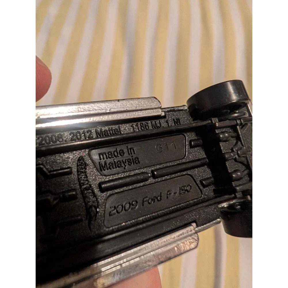 Year 2013 Hot Wheels HW Off-Road 1:64 Die Cast Car Silver Pickup 2009 FORD F-150